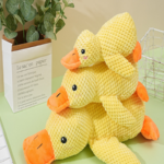 Pet plush toy, in the shape of a little yellow duck, can make sounds, has a soft touch and is sturdy and durable.