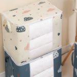 Non-woven fabric storage bag, with a transparent window, suitable for storing clothes, quilts and miscellaneous items.