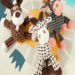 Pet plush toy, suitable for teeth grinding and chewing, with dimensions of approximately 22*30 cm.